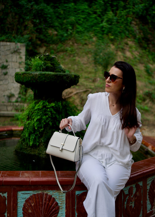 Lola FB220 - White PRE ORDER