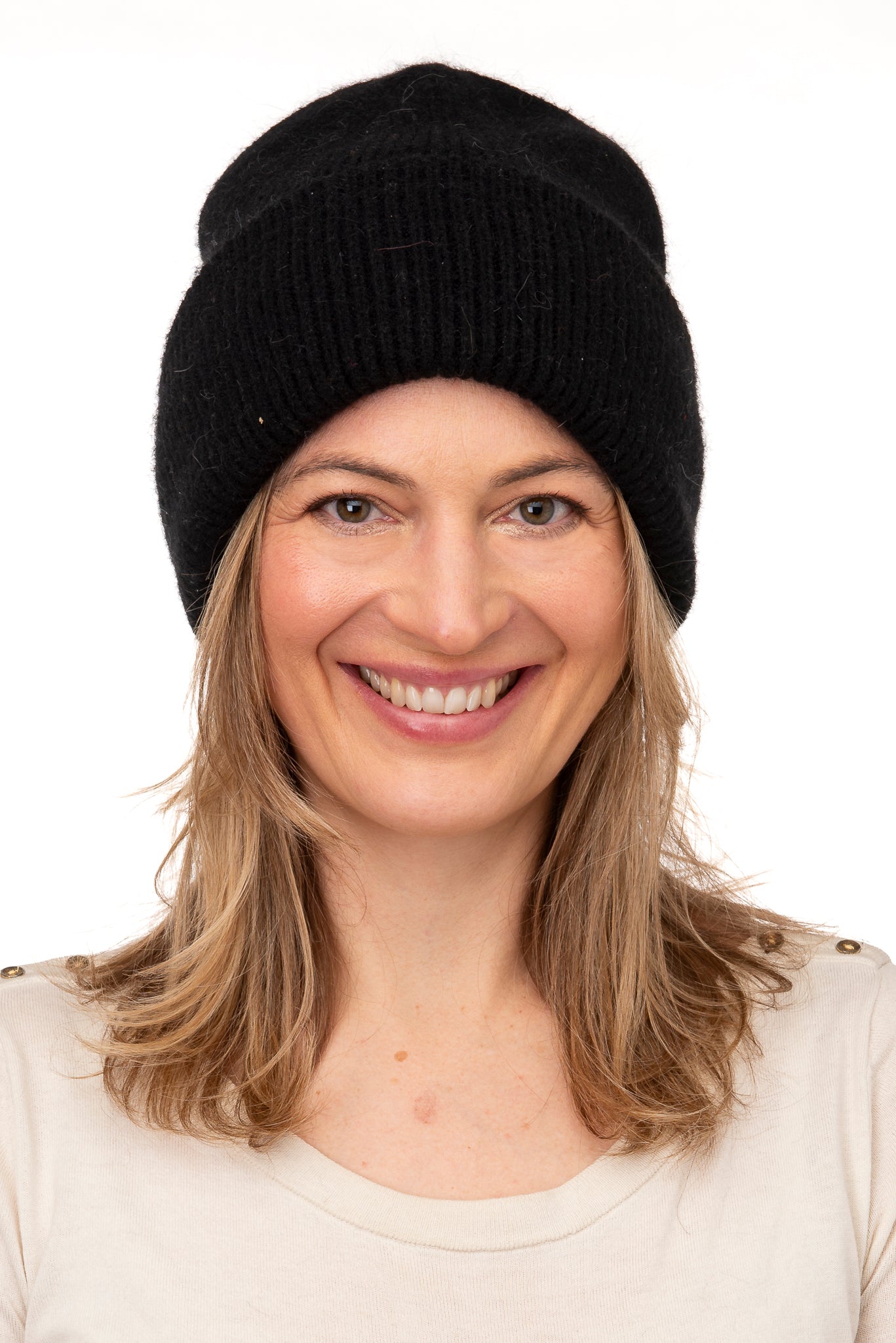 Graziella FB242 Black Lined Beanie 20% Angora Wool 80% Acrylic